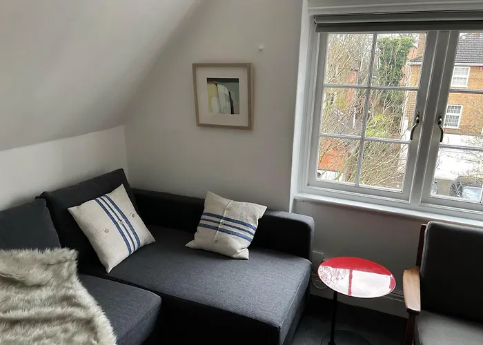 Peaceful Flat In The Park
