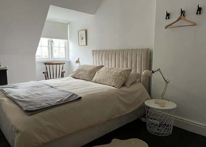 Peaceful Flat In The Park